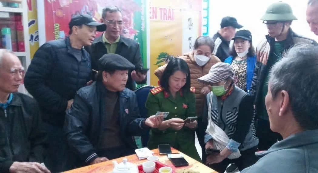 Công an phường Thành Đông đẩy mạnh sinh hoạt chính trị hướng tới Đại hội XIV của Đảng